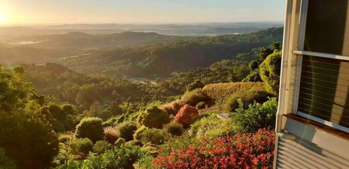 Flaxton Garden Home With Spectacular Coastal Views Montville Luaran gambar