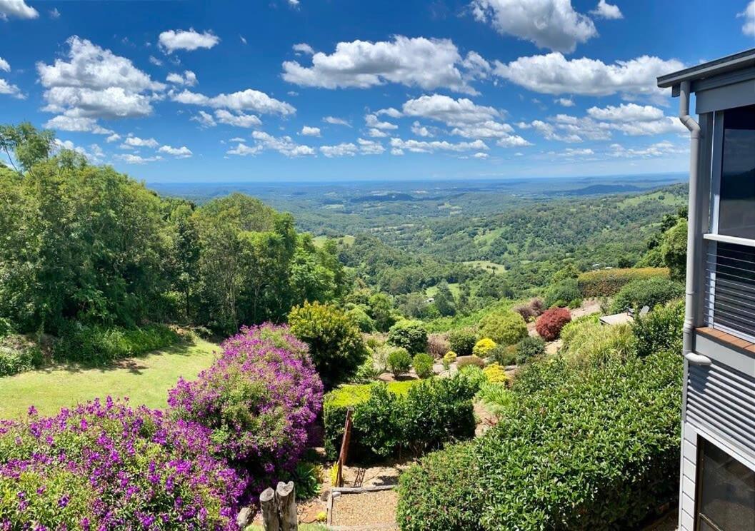 Flaxton Garden Home With Spectacular Coastal Views Montville Luaran gambar