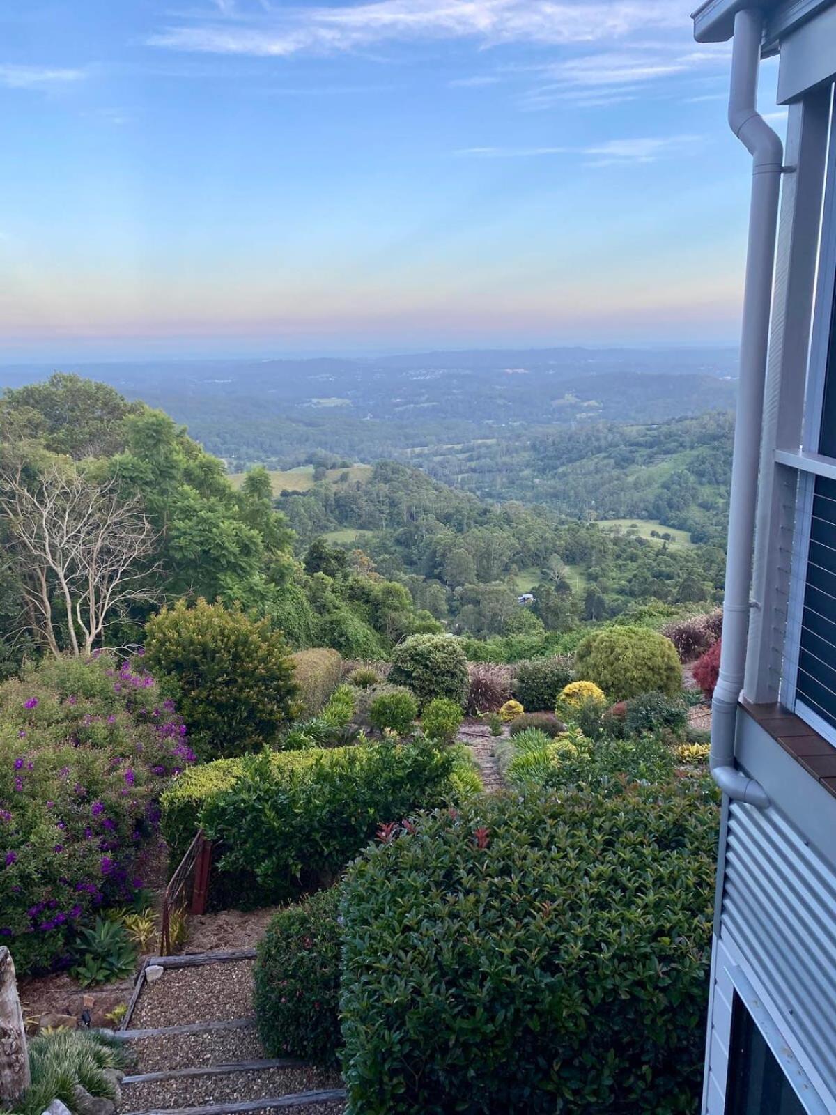 Flaxton Garden Home With Spectacular Coastal Views Montville Luaran gambar